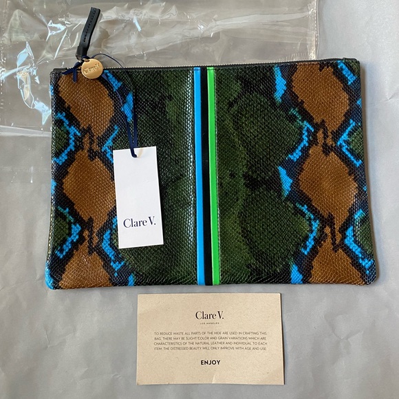 Clare V Handbags - NWT CLARE V FLAT CLUTCH IN PABLO SNAKE EVERGREEN